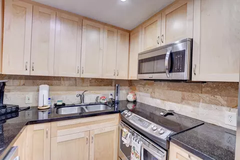 181 Brighton E, Boca Raton, FL 33434 photo 10