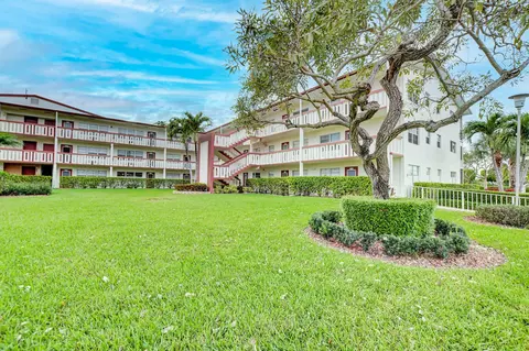 181 Brighton E, Boca Raton, FL 33434 photo 2