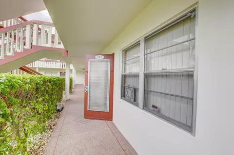 181 Brighton E, Boca Raton, FL 33434 photo 3