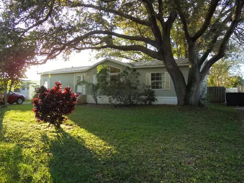 2744 SE Croton Way, Stuart, FL 34997 photo 3