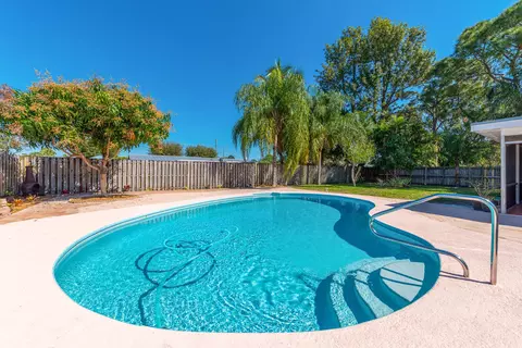 1605 SE 14th St, Stuart, FL 34996 photo 4
