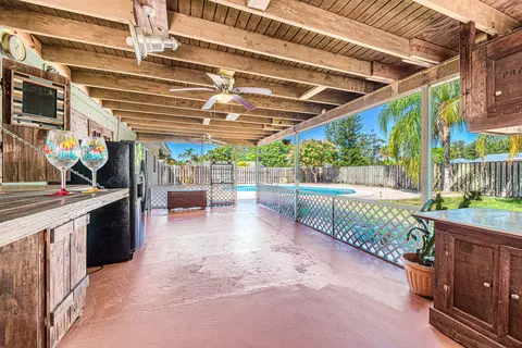 1605 SE 14th St, Stuart, FL 34996 photo 9
