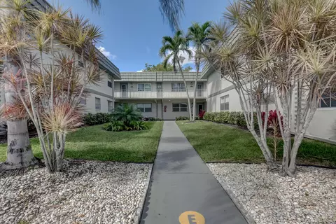 232 Monaco E, Delray Beach, FL 33446 photo 1