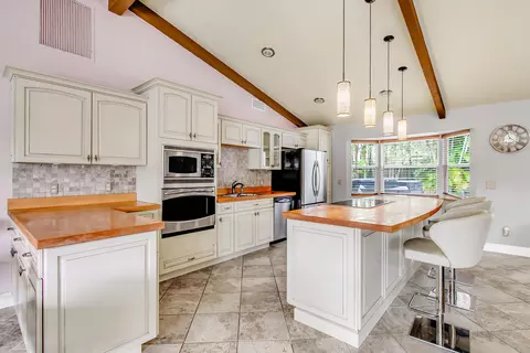 93 Beechwood Trl, Tequesta, FL 33469 photo 4
