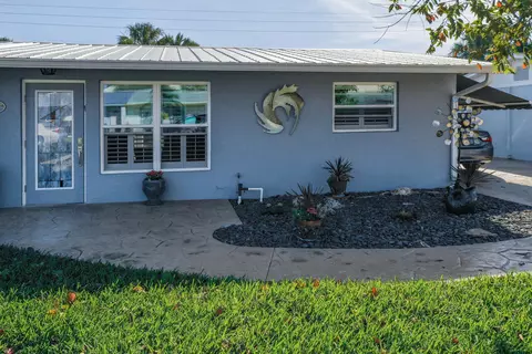 159 SE Sailfish Ln, Stuart, FL 34996 photo 2
