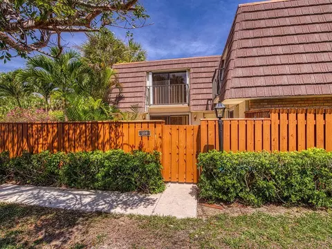 1104 11th Ct, Jupiter, FL 33477 photo 2