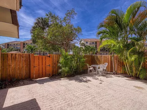1104 11th Ct, Jupiter, FL 33477 photo 12
