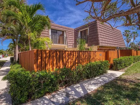 1104 11th Ct, Jupiter, FL 33477 photo 1