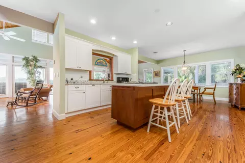 669 SW Linden St, Stuart, FL 34997 photo 8