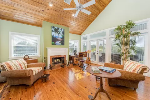 669 SW Linden St, Stuart, FL 34997 photo 5