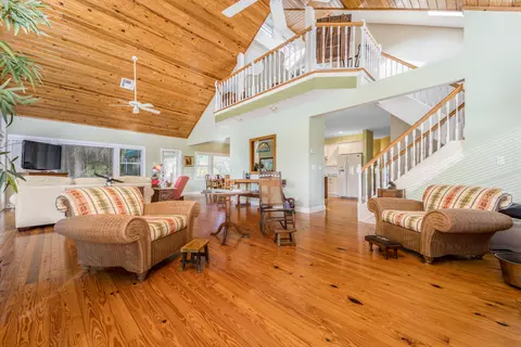 669 SW Linden St, Stuart, FL 34997 photo 6
