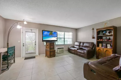 48 Suffolk B, Boca Raton, FL 33434 photo 5