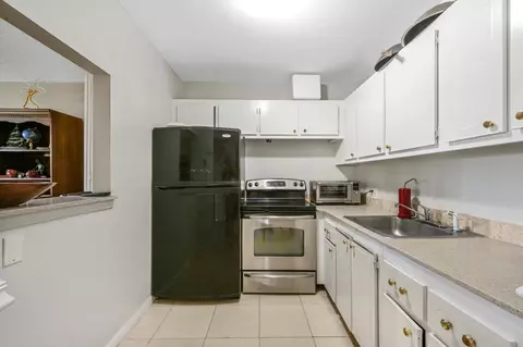 48 Suffolk B, Boca Raton, FL 33434 photo 10