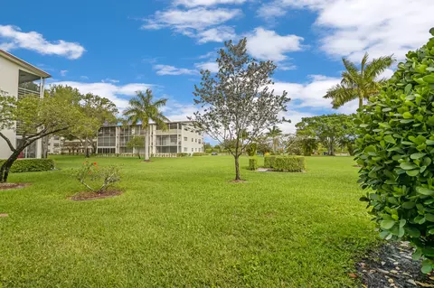 48 Suffolk B, Boca Raton, FL 33434 photo 3