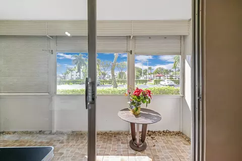 48 Suffolk B, Boca Raton, FL 33434 photo 8