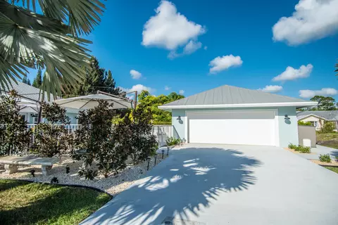 8060 SE Paulson Ave, Stuart, FL 34997 photo 5