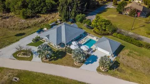 8060 SE Paulson Ave, Stuart, FL 34997 photo 3