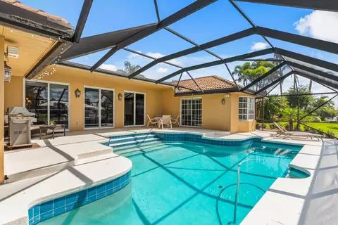 3694 SE Fairway East E, Stuart, FL 34997 photo 5