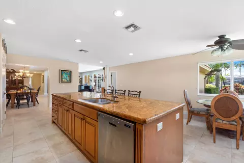 3694 SE Fairway East E, Stuart, FL 34997 photo 11
