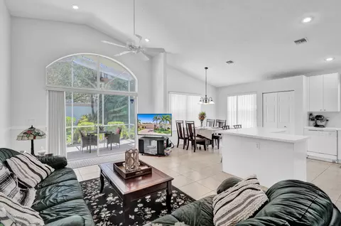 10431 Utopia Cir E, Boynton Beach, FL 33437 photo 17