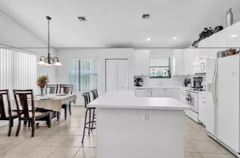 10431 Utopia Cir E, Boynton Beach, FL 33437 photo 13