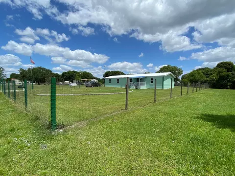 8145 SE 60th Dr, Okeechobee, FL 34974 photo 2