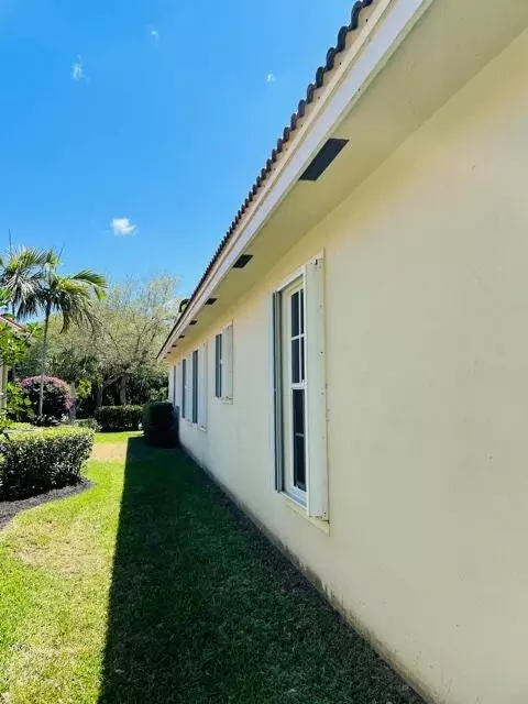 103 Via Bosque, Jupiter, FL 33458 photo 3