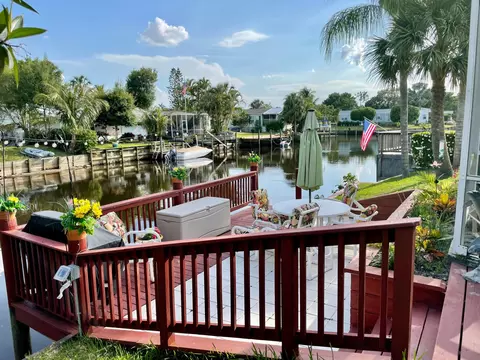 222 SE Paradise Pl, Stuart, FL 34997 photo 5
