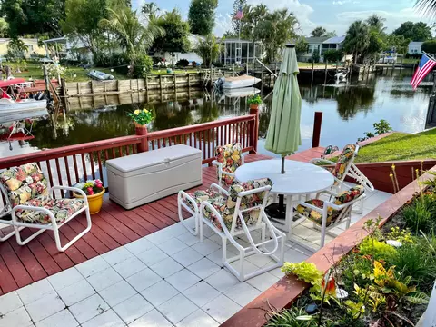 222 SE Paradise Pl, Stuart, FL 34997 photo 6