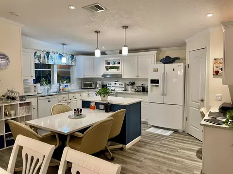 222 SE Paradise Pl, Stuart, FL 34997 photo 8