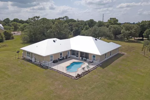 2140 NE 39th Blvd, Okeechobee, FL 34972 photo 2