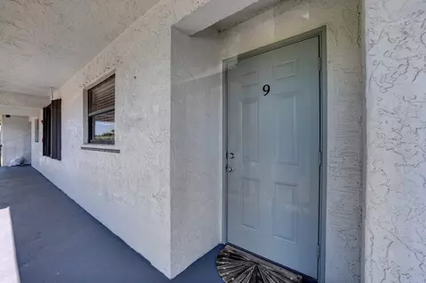 1230 SE Parkview Pl #D9, Stuart, FL 34994 photo 2