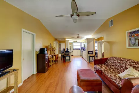 1230 SE Parkview Pl #D9, Stuart, FL 34994 photo 8