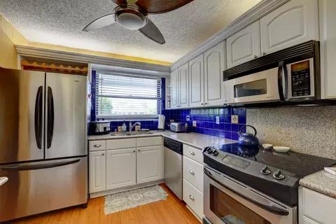1230 SE Parkview Pl #D9, Stuart, FL 34994 photo 4