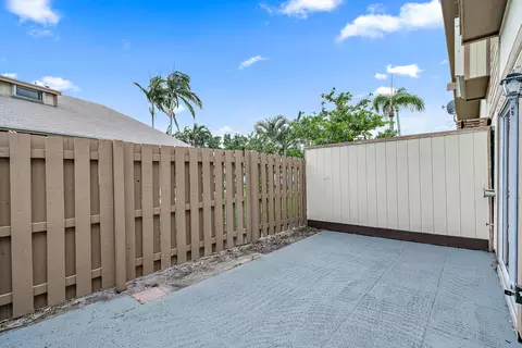 21 Maplecrest Cir, Jupiter, FL 33458 photo 15