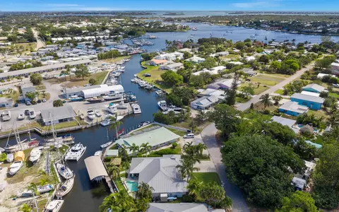 4037 SE Barcelona St, Stuart, FL 34997 photo 3