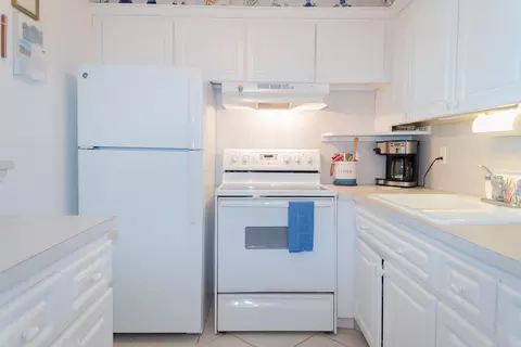 150 Horizons E #310, Boynton Beach, FL 33435 photo 16
