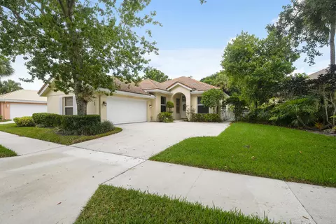 188 Hampton Cir, Jupiter, FL 33458 photo 4