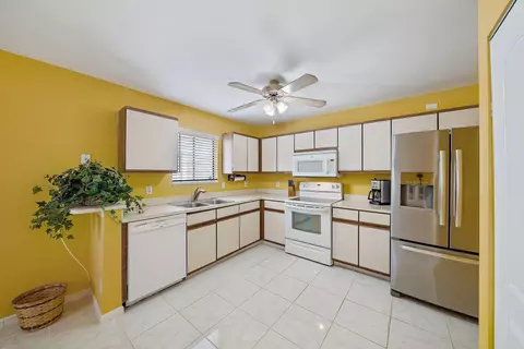 51 Maplecrest Cir, Jupiter, FL 33458 photo 6