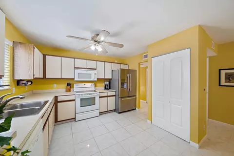 51 Maplecrest Cir, Jupiter, FL 33458 photo 5