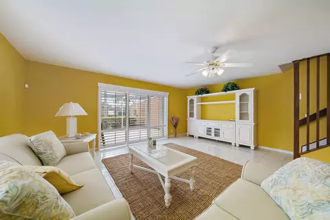 51 Maplecrest Cir, Jupiter, FL 33458 photo 10