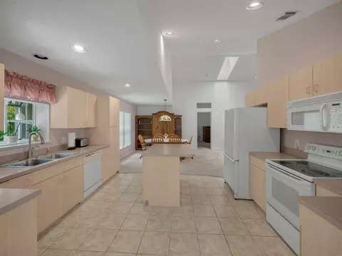 6352 SE Windsong Ln, Stuart, FL 34997 photo 6