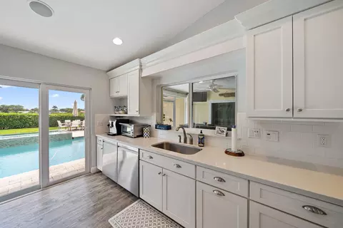 106 Fairview E, Tequesta, FL 33469 photo 8