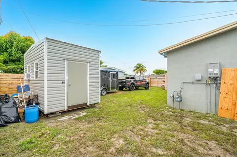 1084 W 65th St, Hialeah, FL 33012 photo 20