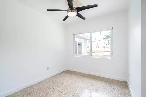 1084 W 65th St, Hialeah, FL 33012 photo 9
