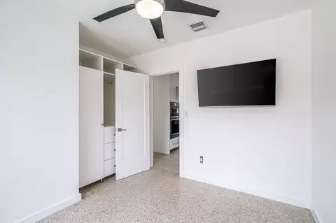 1084 W 65th St, Hialeah, FL 33012 photo 10