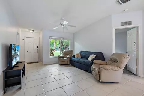 6737 1st St, Jupiter, FL 33458 photo 2