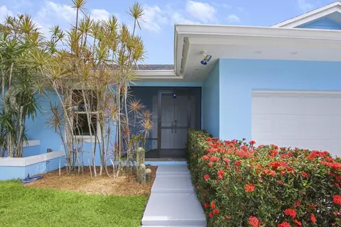 715 SW Salerno Rd, Stuart, FL 34997 photo 2