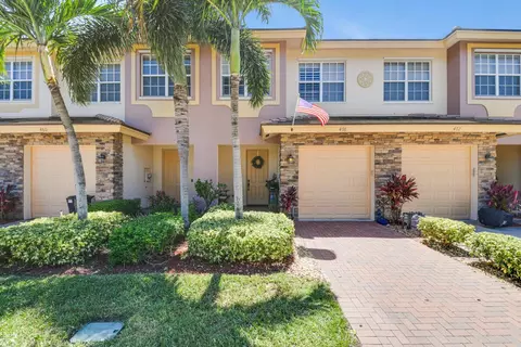 476 SE Bloxham Way, Stuart, FL 34997 photo 2