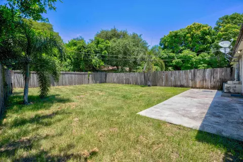 3059 SE Amherst St, Stuart, FL 34997 photo 4